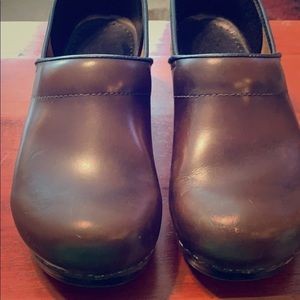 Brown Dansko shoes size 40